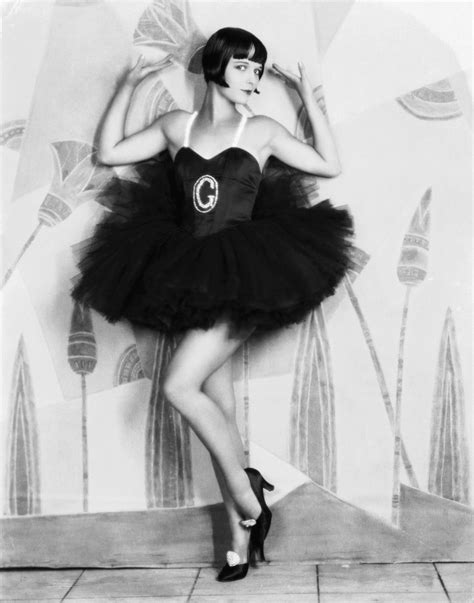 The Girl With The Bob 27 Stunning Portraits Of Louise Brooks In The 1920s ~ Vintage Everyday