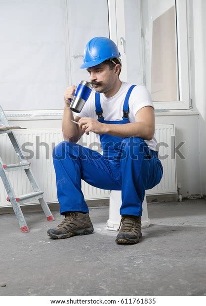 Construction Worker Smoking Cigarette Stock Photo 611761835 Shutterstock