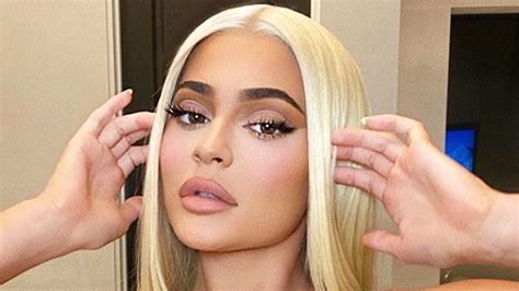 kylie jenner goes viral after showing off her new blonde hair and 1 000 gucci bra kylie