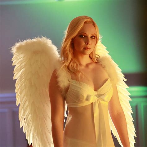 Hot Pictures Of Molly C Quinn Are Just Too Yum For Her Fans The Viraler