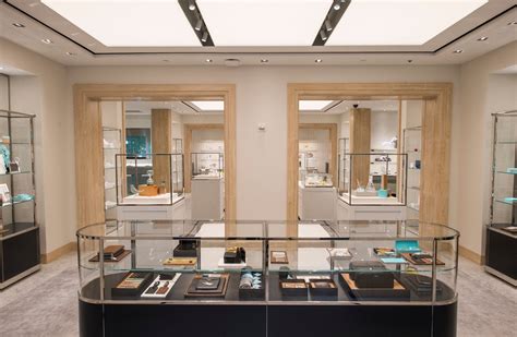 At Tiffany The Fifth Avenue Face Lift Starts At Home The New York Times