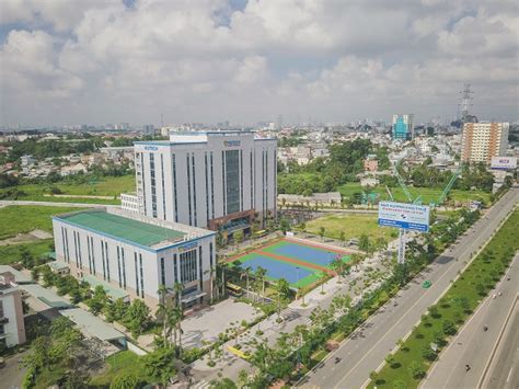 Trường đh hutech là trường có phòng thí. Có 1 HUTECH đẹp "không góc chết"