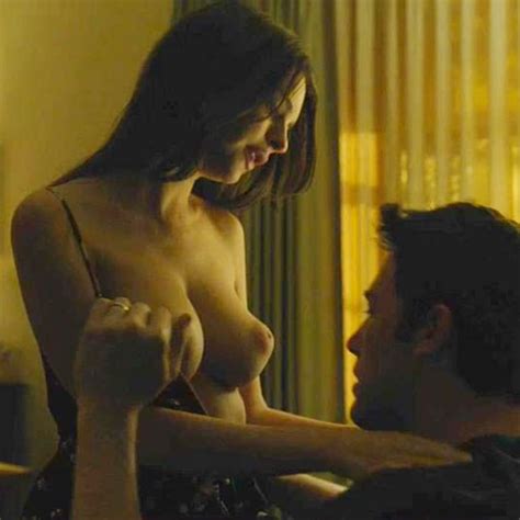 Emily Ratajkowski Nude Making Out Scene From Gone Girl