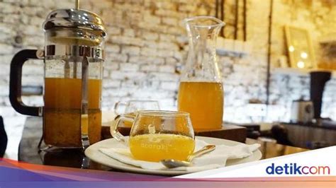 Kalau anda membelinya di warung kopi memang harganya segitu. Kafe Jamu yang Tawarkan Jamu Kekinian, Dijamin Segar Sehat ...