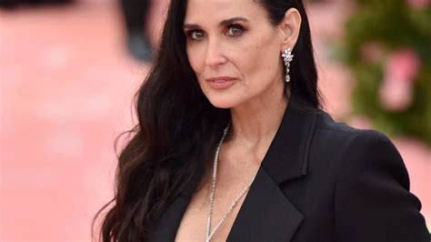 Demi moore is just more proof that you can age like fine wine and no one will notice. Demi Moore: Mit 15 missbraucht - ihre Mutter soll sie an ...