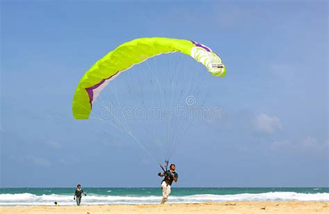 Paragliding Editorial Stock Photo Image Of Dive Leisure 22330983