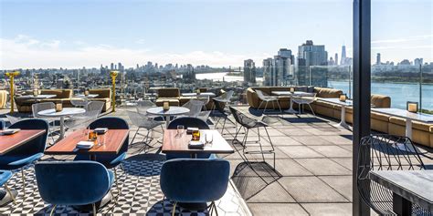 21 Best Rooftop Bars In Nyc 2017 Nyc Rooftop Bars And Lounges Near Me
