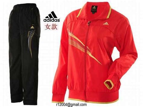 Jogging nike rarement porté, couleur grise et noir , aucuns défauts , très pratiques pour le sport ! ensemble survetement femme de marque,jogging adidas femme ...