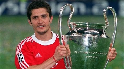 Bixente lizarazu erwartet zwischen dem fc bayern und psg ein duell auf augenhöhe. Bixente Lizarazu (09.12.1969) | FC Bayern Freunde ...