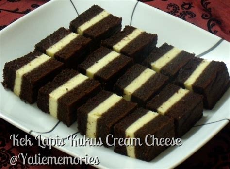 It is best served cut in square pieces to enjoy the mixture of spongy cake with cheese bits. Sinar Kehidupanku**~::..: Kek Lapis Kukus Cream Cheese