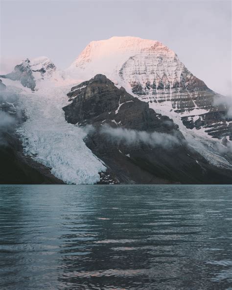 Mount Robson And Berg Lake British Columbia Wallpapers Wallpaper Cave