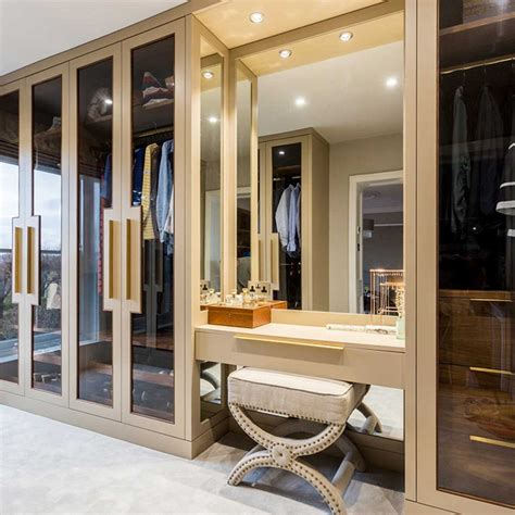 Changing rooms interior designers | delightful to our blog site, in this occasion we'll demonstrate with regards to changing rooms interior designers. Modern Dressing Room Ideas Inspirations & Images - Aapka ...