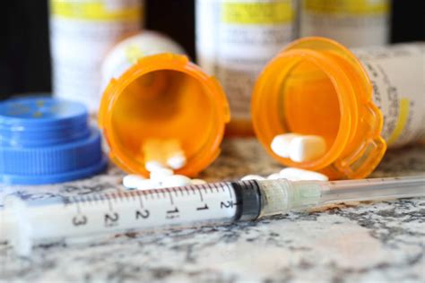 Difference Between Opiate And Opioid Promises Behavioral Health