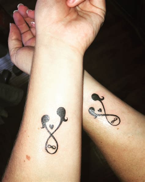 Cutest Mother Daughter Tattoo Ever Hand Tattoos Tattoos Bein Mother
