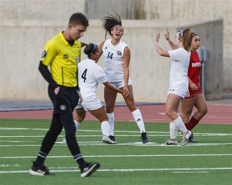 Girls High School Soccer Lady Panthers Build On Quick Start In Win