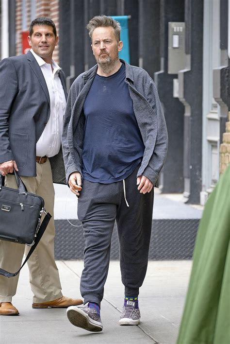 Родился 19 августа 1969 года в сша в штате массачусетс. Matthew Perry został sfotografowany na ulicy po raz ...