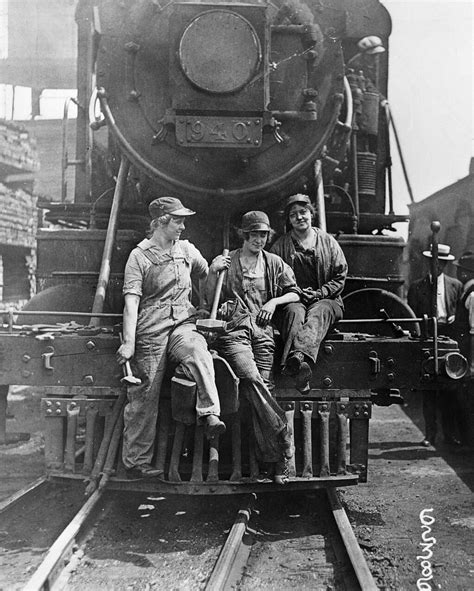 Women Railworkers 1918 Vintage Photography Vintage Photographs