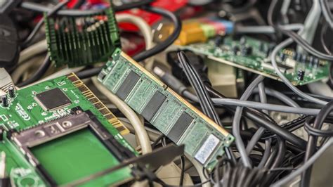 Computers, phones, and other electronic products that are thrown away because they are old, broken…. Australia's E-Waste Problem Is Getting Worse | Gizmodo ...