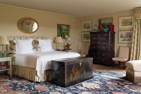 17 Inviting Design Ideas For English Country Bedrooms Traditional