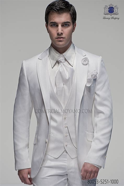 Discover the latest collection of men's wedding attire with a variety of suits. Italian bespoke white men wedding suit Ottavio Nuccio Gala.