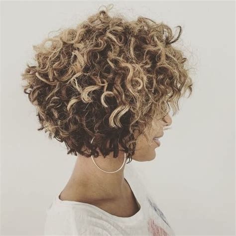 50 Ravishing Short Hairstyles For Curly Hair Hair Motive