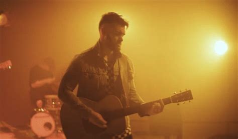 Dylan Scott Releases Stripped Down Version Of “you Got Me” Whiskey Riff