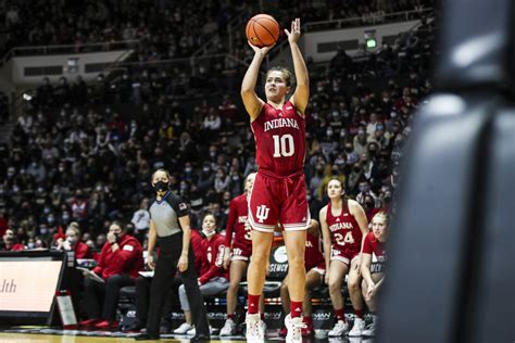 Indiana Women S Basketball Remains At No In The Associated Press