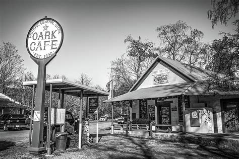 Arkansas Historic Oark Cafe Gas Stop Black And White Photograph By