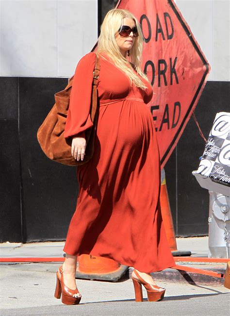 fashion of this week pregnant actress jessica simpson photos from beverly hills