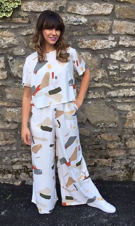 You must practice with people, so ask your family and friends to be your models. 20 Best 90s Fashion Trends That Are Back In 2019