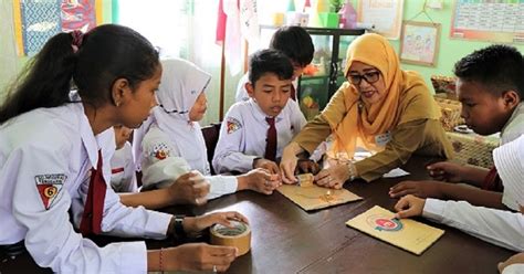 Tantangan Guru Sekolah Dasar Belajar Bersama Menerangi Dunia