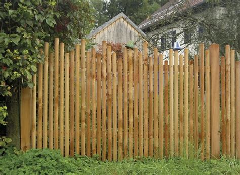Sichtschutz garten hoher holzzaun bauen ideen pflege how to maintain a beautiful garden and landscape whenever a person desires to improve the appearance of their house, its miles usually cautioned to have a proper lawn layout. 45 effekvolle Ideen für Gartensichtschutz