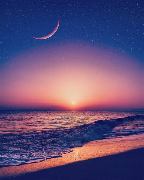An Impressive Sunset 🌇 On The Beach 🌊 With Crescent 🌙 Moon 👌 ☺ 💖 Sunset