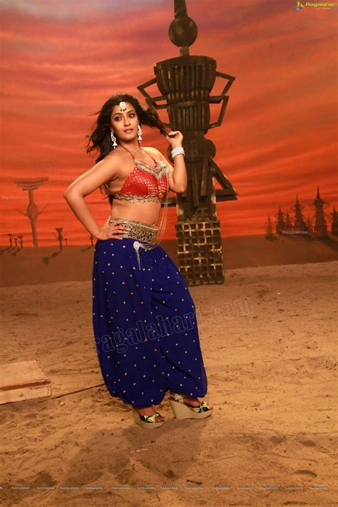 Varalakshmi hot photos images wallpapers pics & more! Varalakshmi Sarathkumar - HD Gallery Image 8 | Bollywood ...