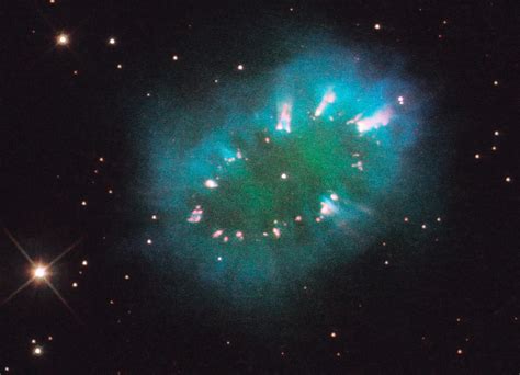 Hubble Image Captures The Necklace Nebula Space Earthsky