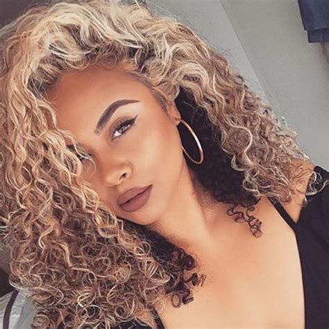 You know, those long and loose curls that photograph perfectly and always fall just right. 14 Chic Medium and Long Curly Hairstyles (2020 Update ...