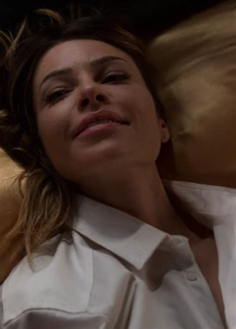 Chloe Wakes In Lucifer S Bed Season Episode Tv Fanatic