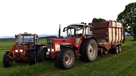 Les pieces pour tracteurs anciens ihc 946 sont disponibles sur le site collection tracteur. IHC 946 bei Silage 2016 mit Strautmann Vitesse 230 und ...