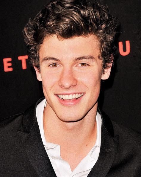 Gosh Hes So Handsome Shawn Shawn Mendes Shawn Mendes Imagines