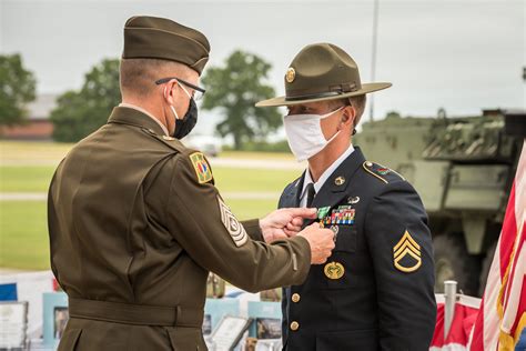 military policeman named top army drill sergeant article the united states army