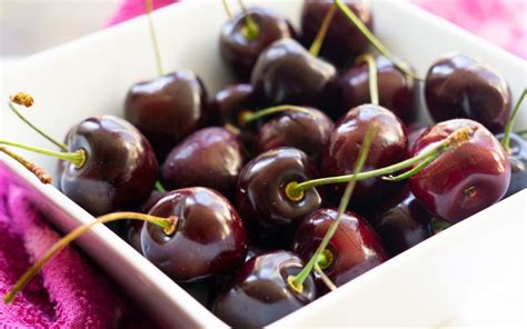 4 Reasons Why You Should Be Eating More Sweet Cherries Flourish Heights