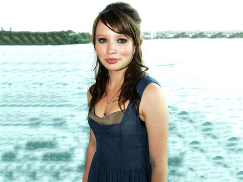 Emily Browning Wallpaper Pictures