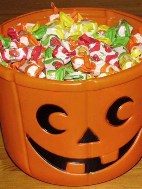6 Different Types Of Halloween Candies To Try