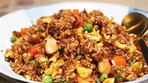 I did use ground ginger and added 1/2 a chopped onion and 1/2 a green bell pepper after it was finished. Chinese Chicken Fried Rice - Kitchen Dose