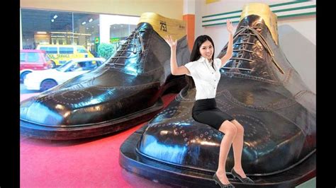 World Largest Pair Of Shoes Philippine Travel Blog Marikina City 👢👠 👞
