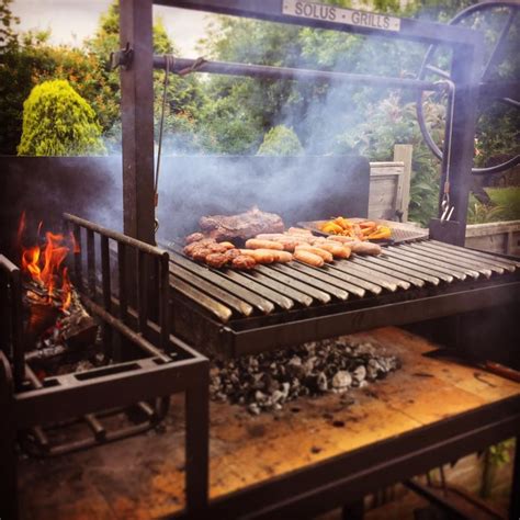 Traditional Argentine Grills Made By Solusgrills Uk Cuisine Extérieure Avec Barbecue Design