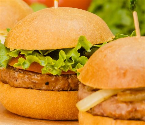 Nov 24, 2013 · kfc merupakan pemimpin global dalam bisnis kategori fast food dengan menggunakan menu andalan daging ayam goreng. Resep Burger Mini Kotak Isi Daging Panggang Sederhana - MenuResepKue