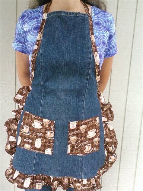 I Made This Cute Apron Using An Old Pair Of My Blue Jeans The Pockets