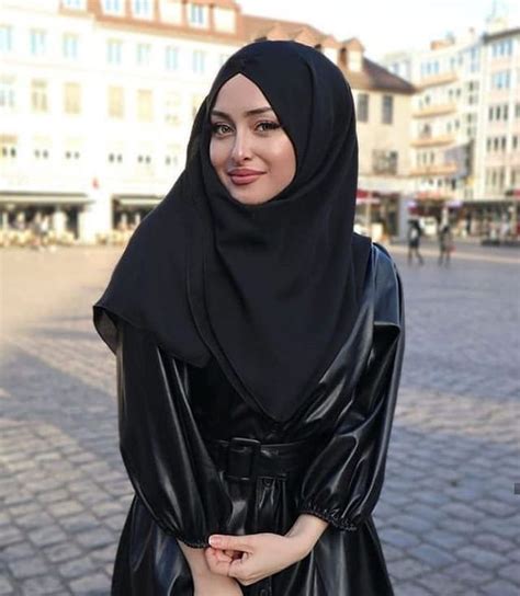 Pin By Nauvari Kashta Saree On Hijabi Queens Hijabi Fashion Hijabi Fashion