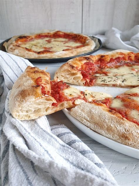 Pizza Napoletana A Lunga Lievitazione E Senza Impasto Uovo In Camicia